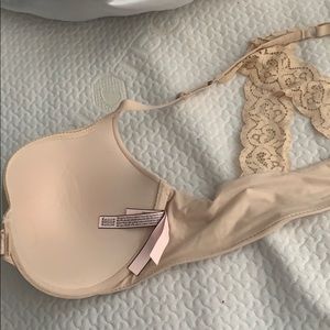Victoria secret underwire bra only worn to try on